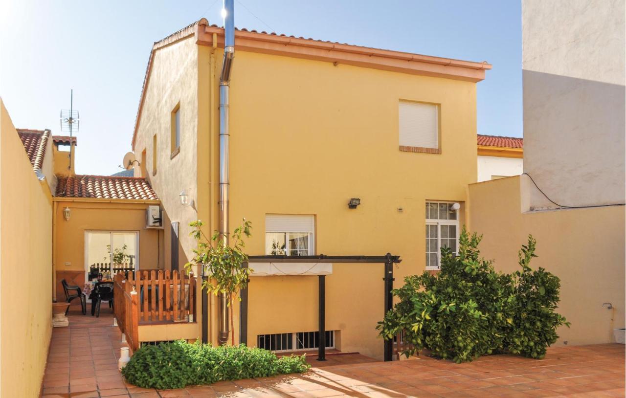Cozy Home In Olivares With Outdoor Swimming Pool 外观 照片