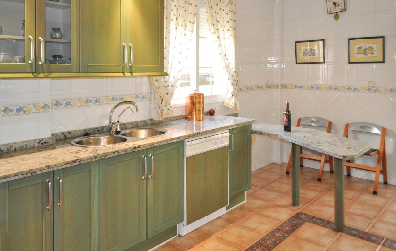 Cozy Home In Olivares With Outdoor Swimming Pool 外观 照片