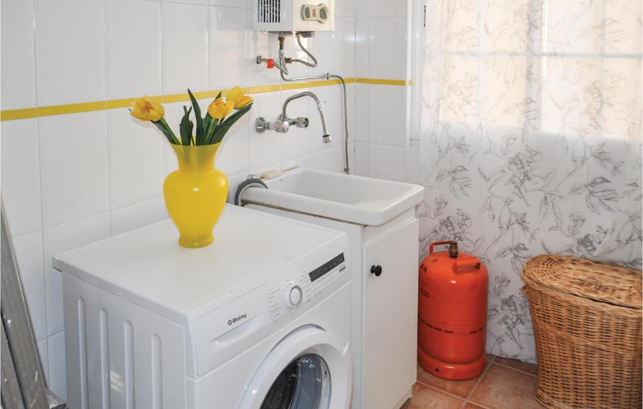 Cozy Home In Olivares With Outdoor Swimming Pool 外观 照片